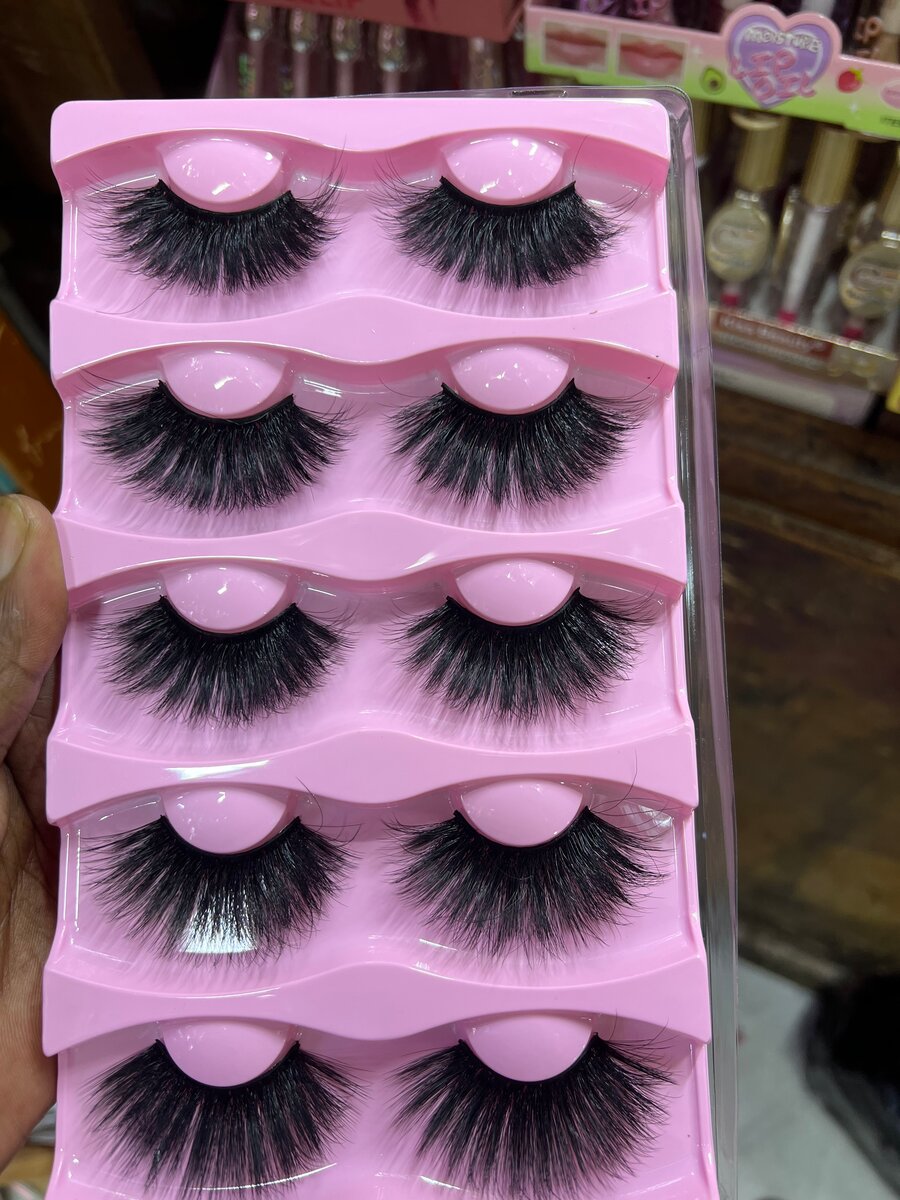 Faux cils volumineux élégants