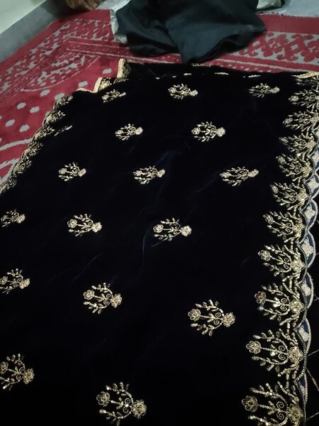 Velvet shawl