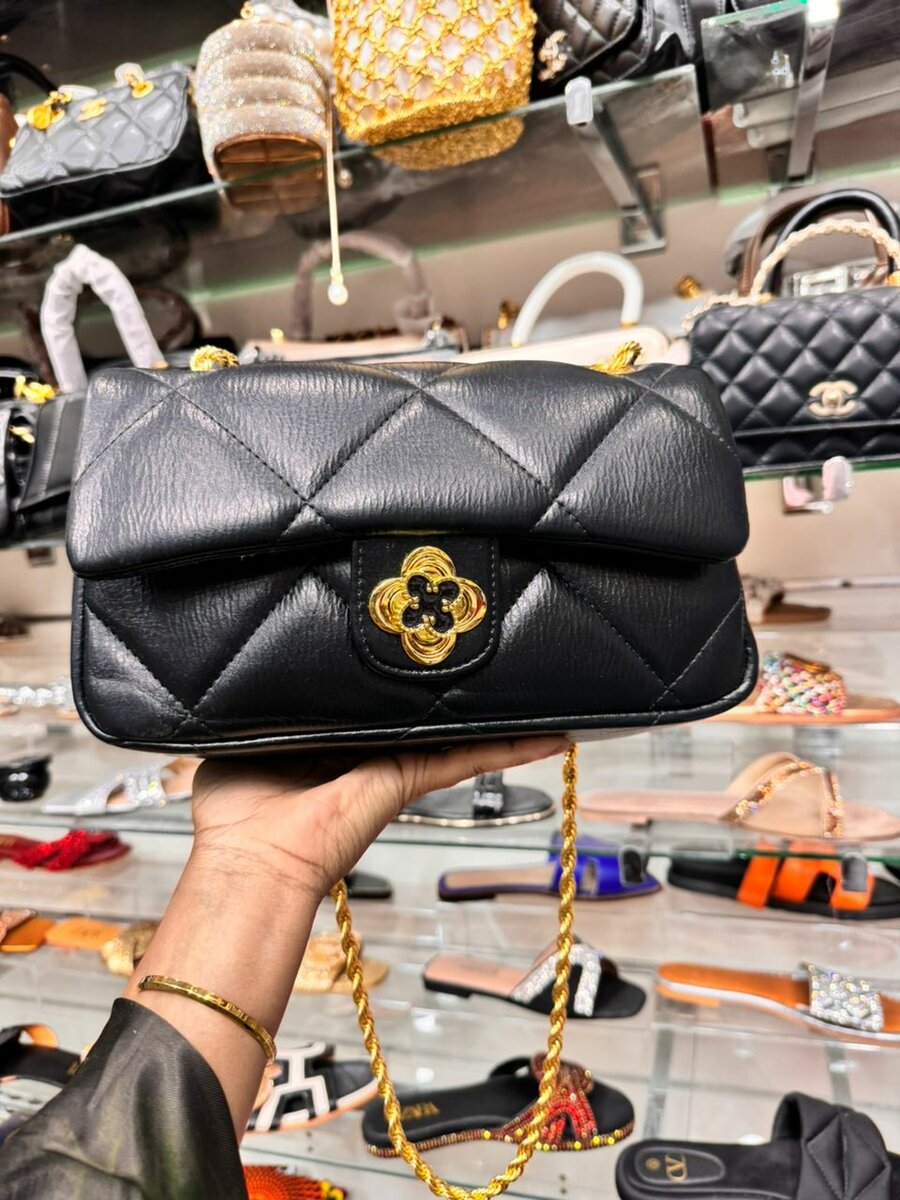 Sac à main noir élégant