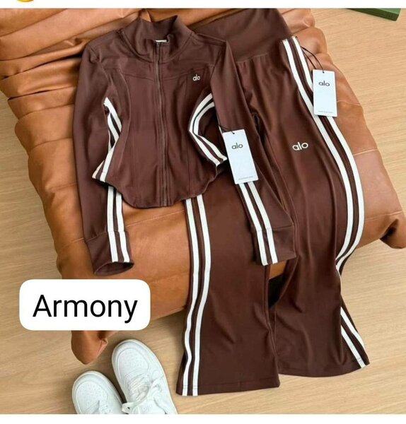 Ensemble de sport marron