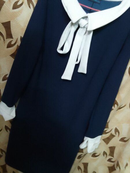 Robe élégante noire et blanche