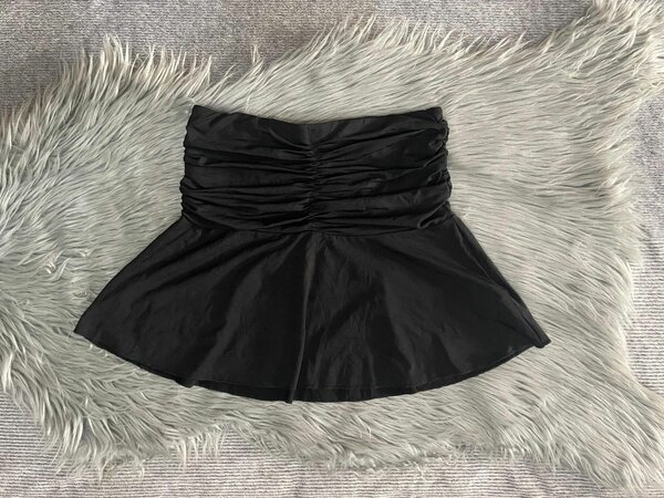 Jupe courte noire élégante