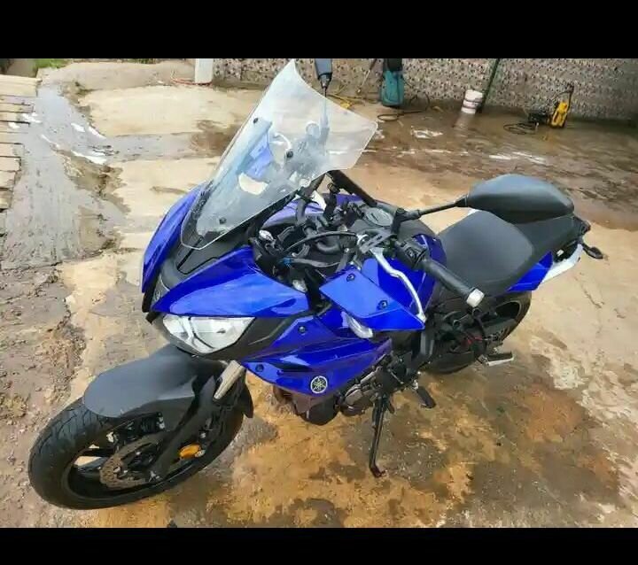 Yamaha MT 125 bleu moto sportive