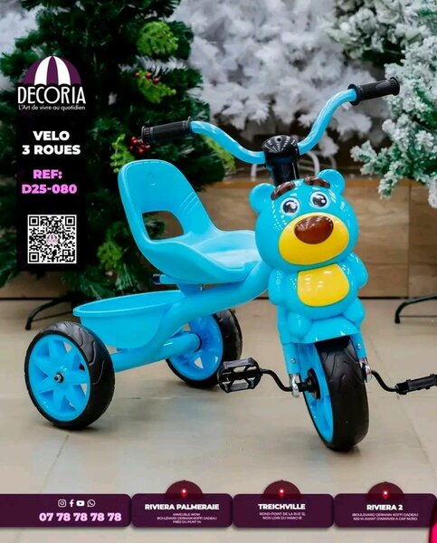 Tricycle enfant coloré