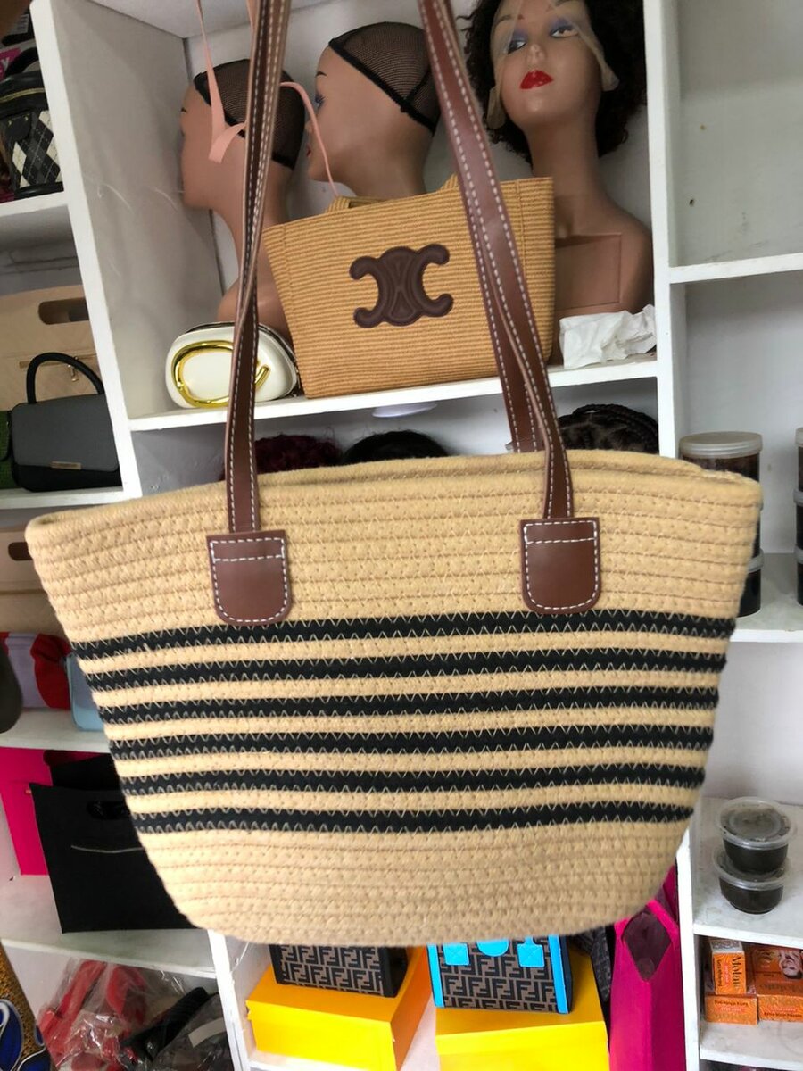 Sac cabas en paille élégant