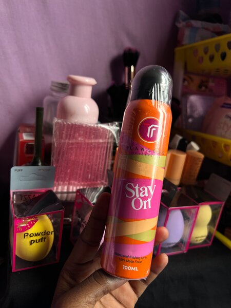 Spray Fixateur de Maquillage Stay On