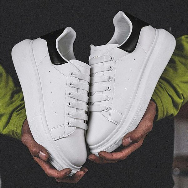 Mode baskets classique pour hommes blancs