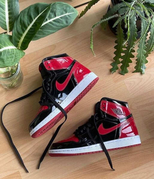 Nike Air Jordan 1 High - Red