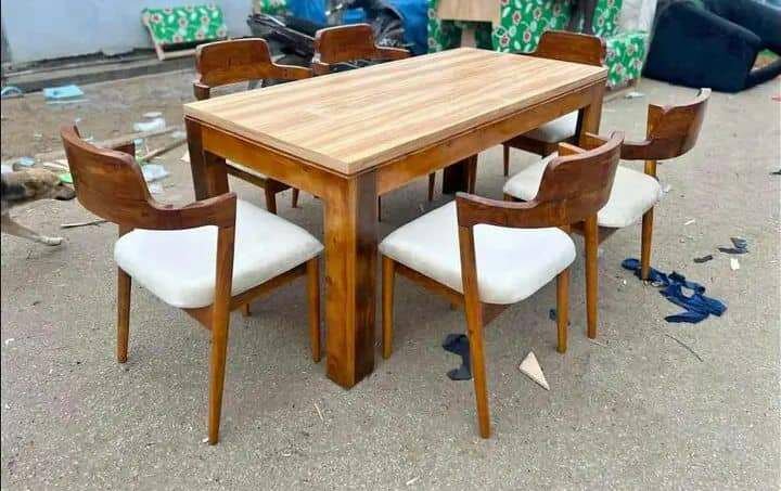 Table a manger et chaises