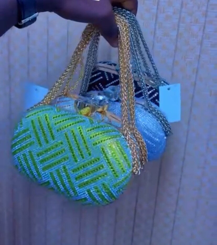 Sac à main perlé élégant