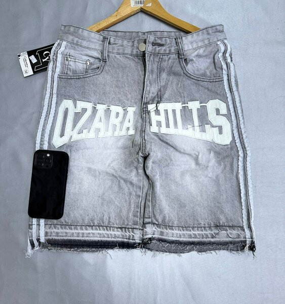 Shorts en denim avec motifs