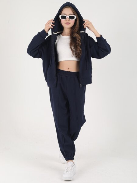 Спортивный костюм с капюшоном