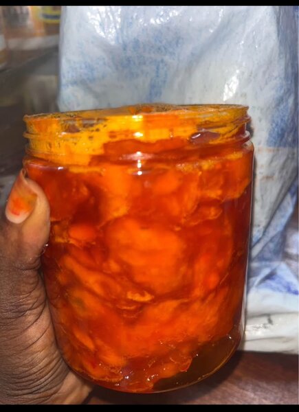 Sauce pimentée en pot