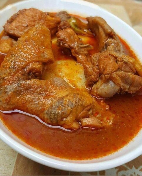 Soupe de poulet / Attiéké