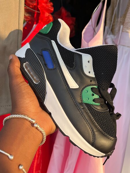 Baskets noires élégantes