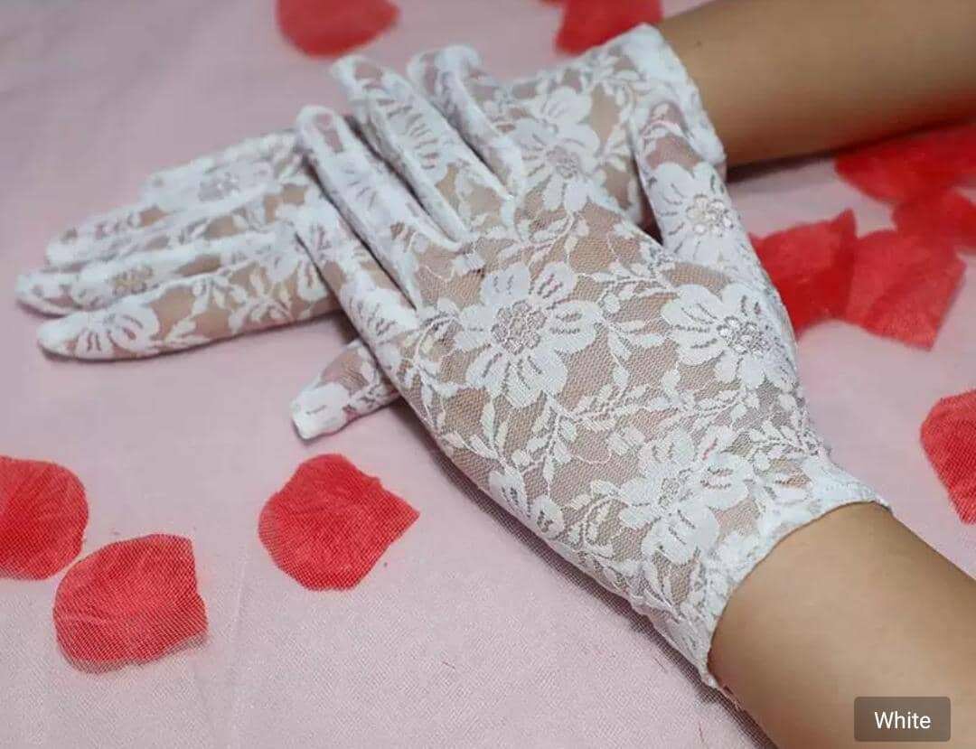 Elegant Lace Gloves Set