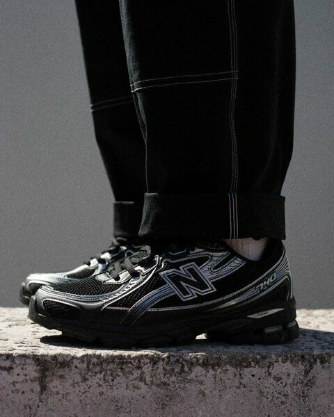 Baskets New Balance 740 noires homme