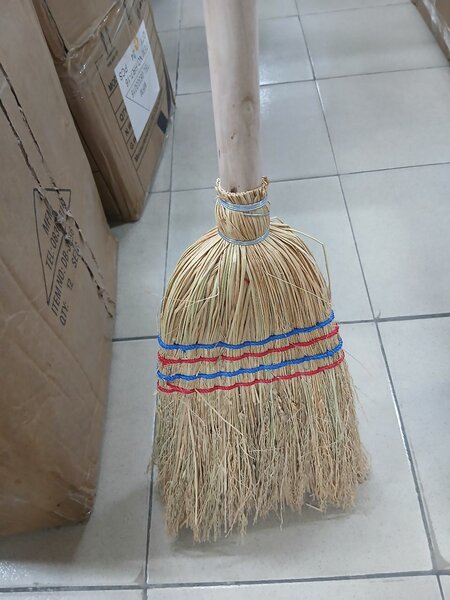 Balai en paille écologique