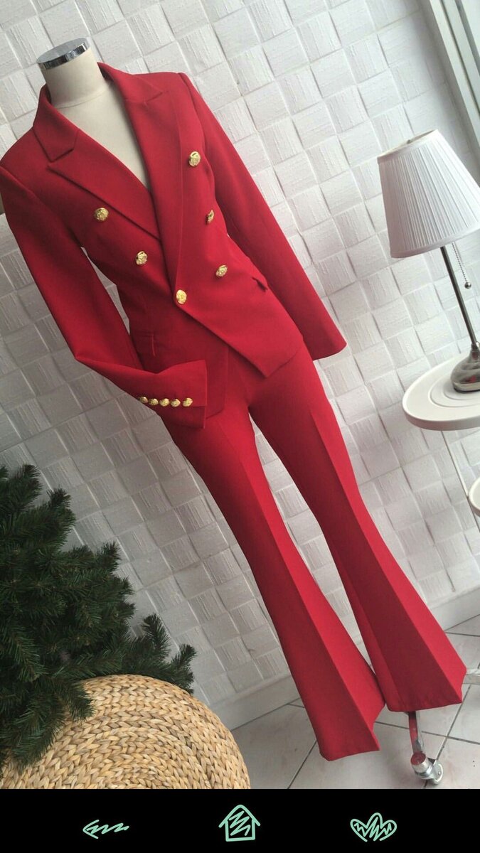 Costume femme rouge élégant