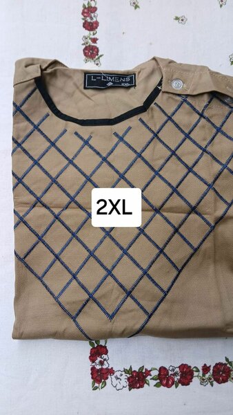 Une tunique manches courtes