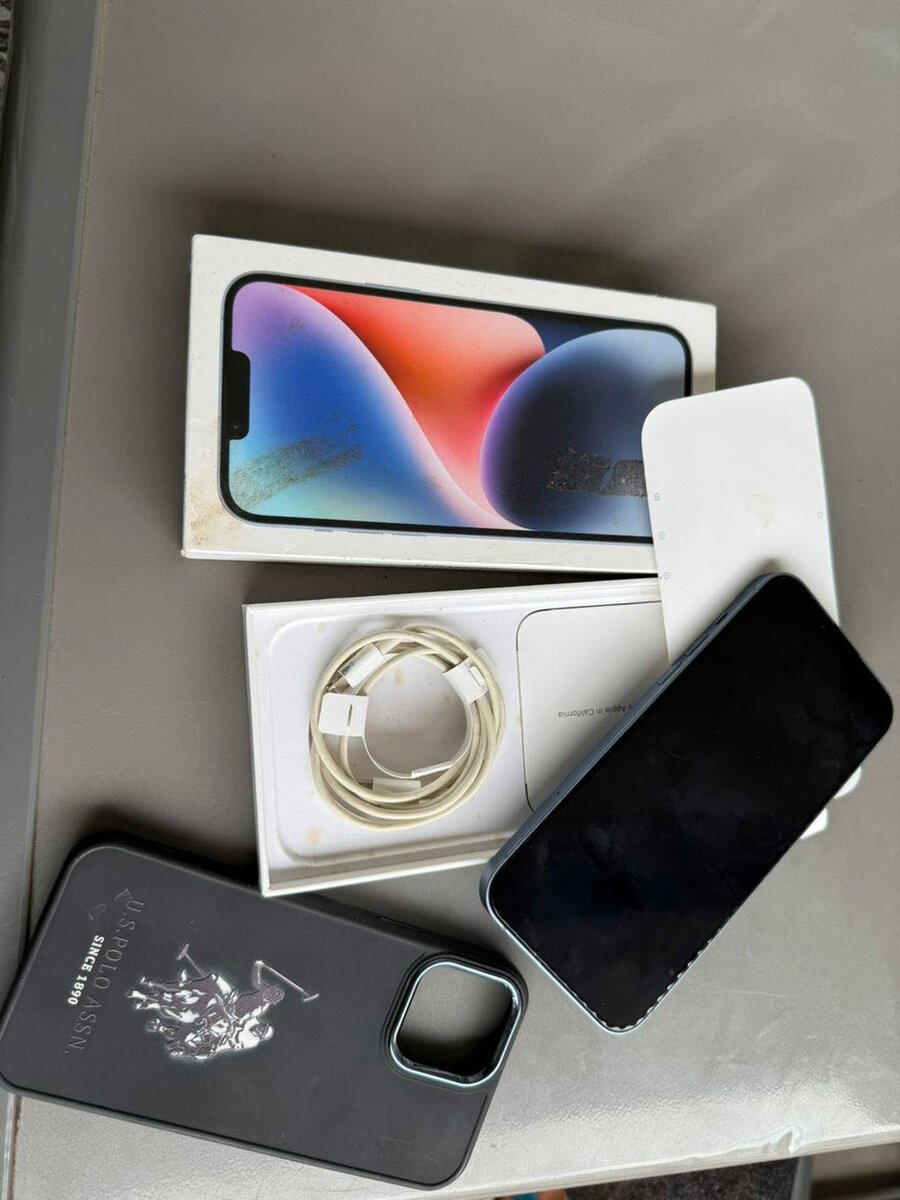 iPhone Bleu 128GB avec Accessoires