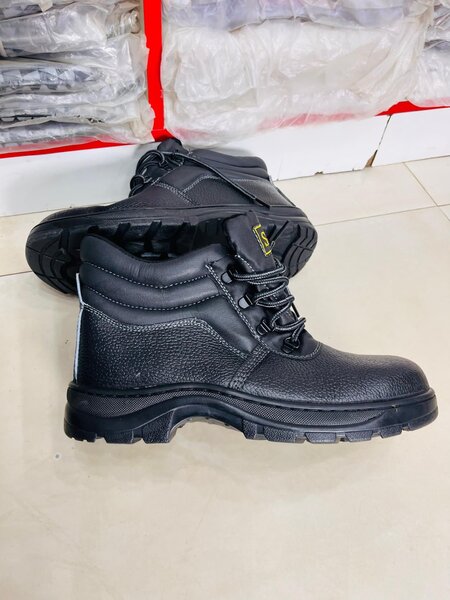 Safety boots