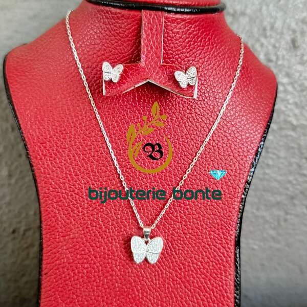 Collier Papillon Éblouissant