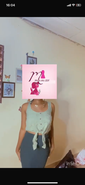 Top  noué et jupe moulante