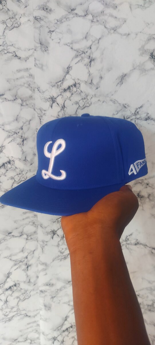 Casquette bleue logo L