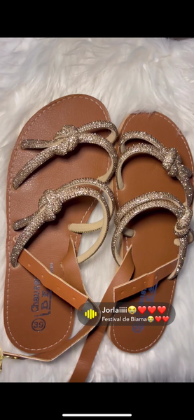 Sandales à brides tressées