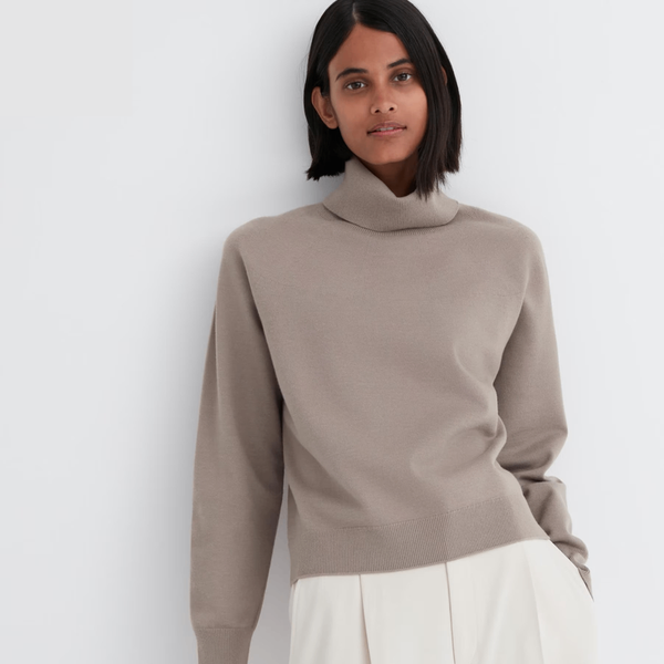 Uniqlo новая водолазка. Размер подойдет на S-M(44-46)