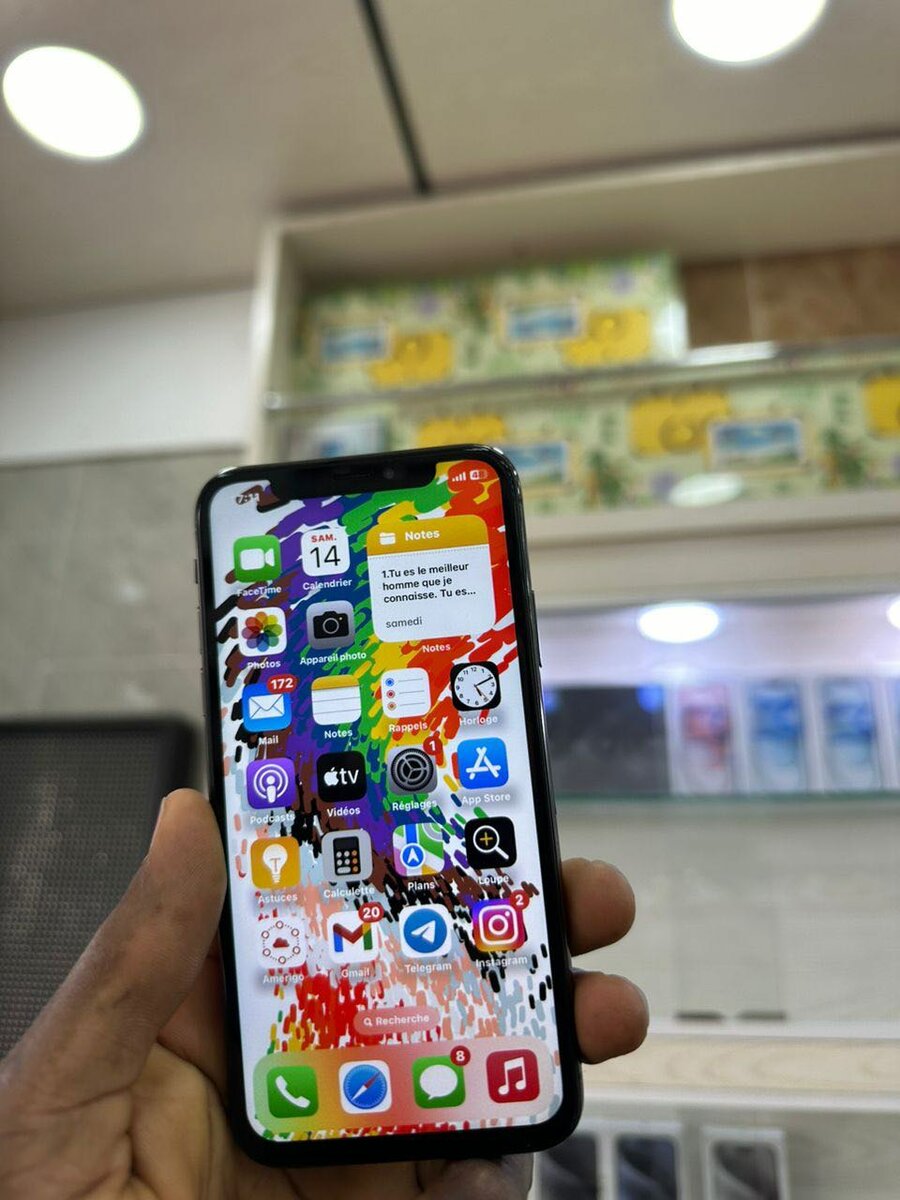 iPhone X 64giga tout passe