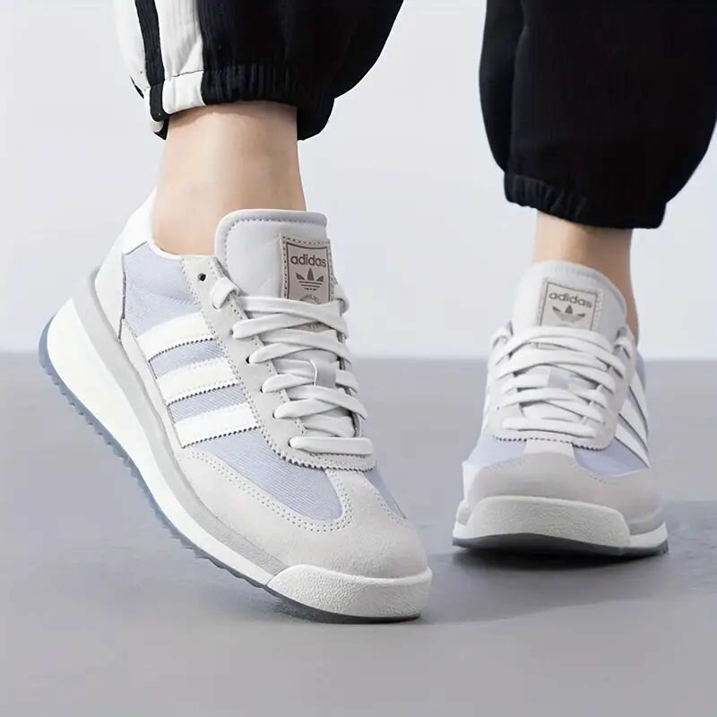 Baskets Adidas rétro élégantes