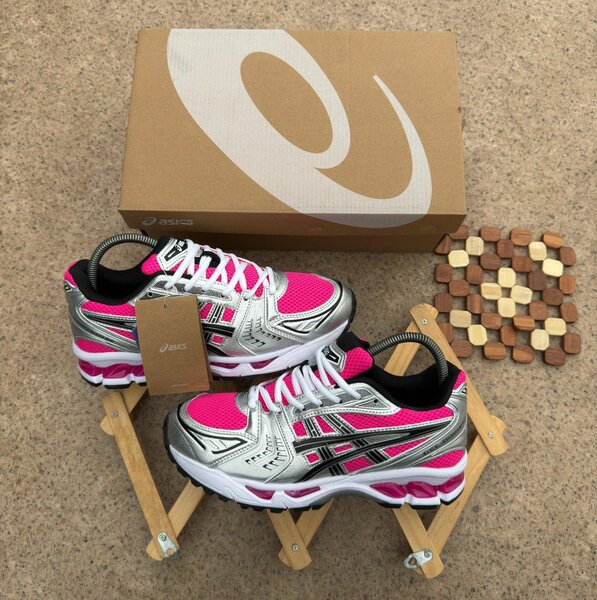 Baskets colorées femmes et hom