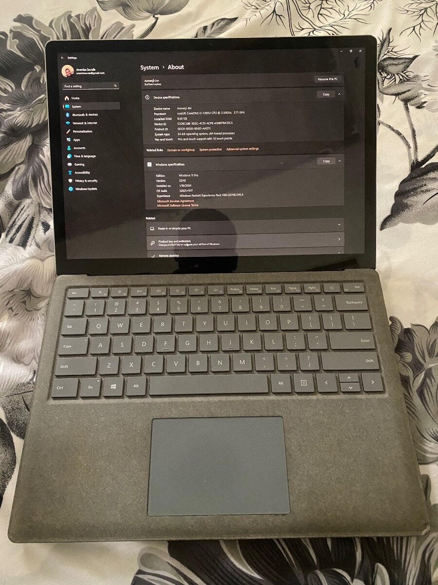 Microsoft Surface Laptop