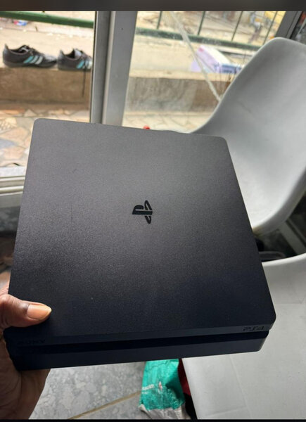 Console de Jeux PS4 Slim