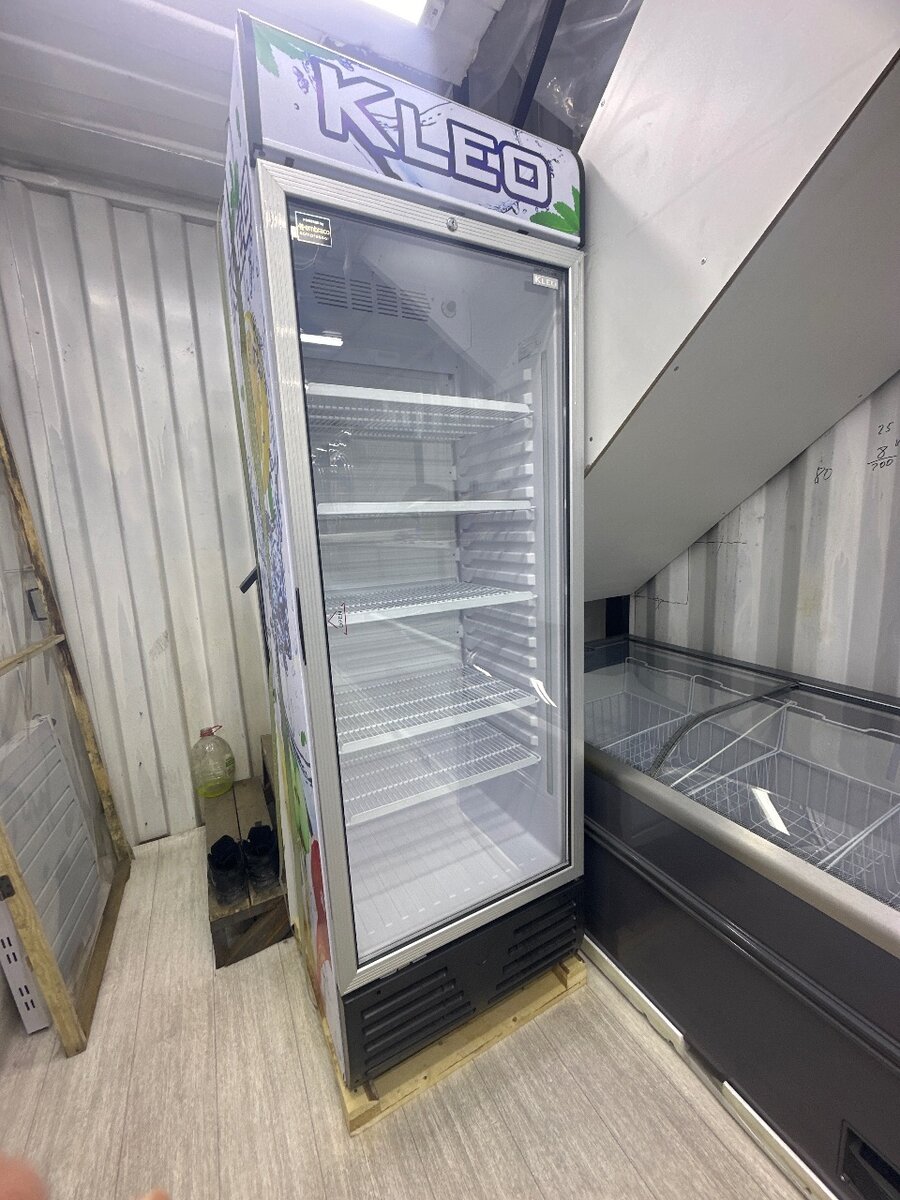 Витринный холодильник