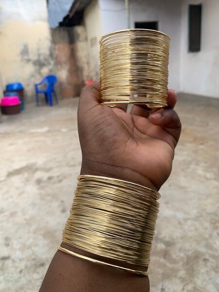 Bracelets en métal doré