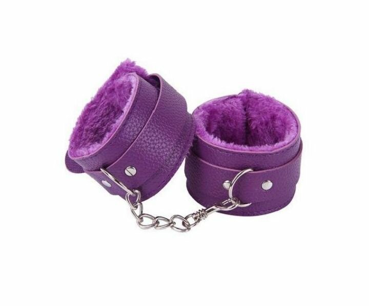 Menottes en peluche violette