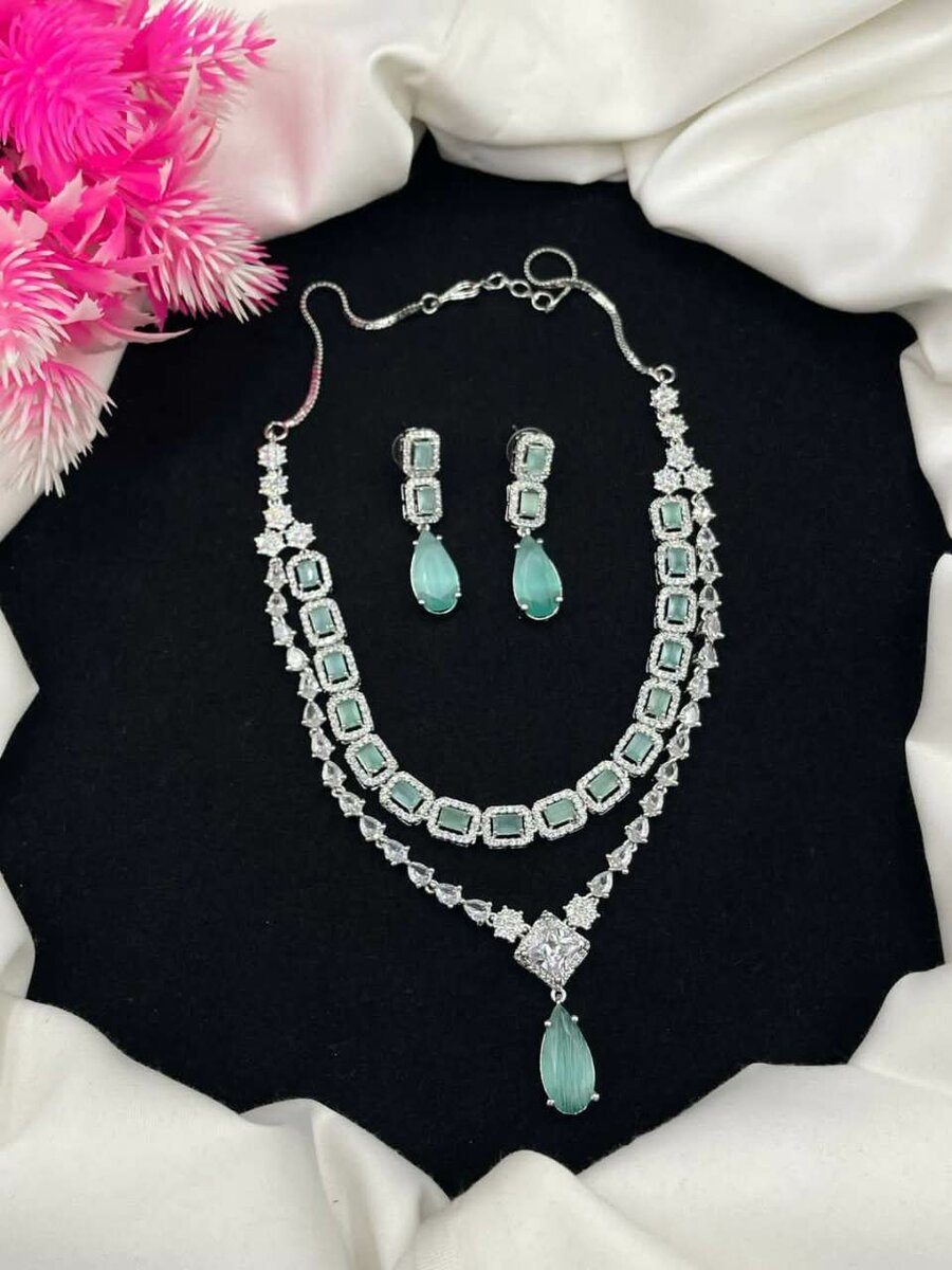 Ladies wedding set Necklace and earrings
