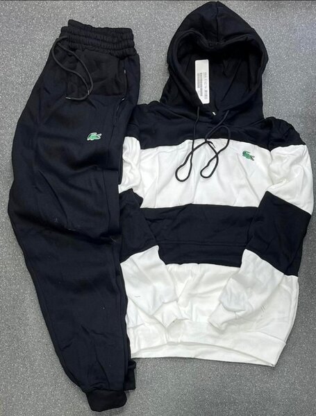 Ensemble de sport à capuche