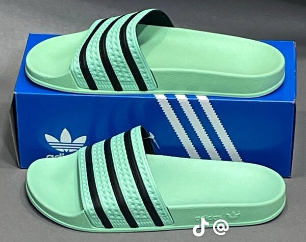 Claquettes adidas