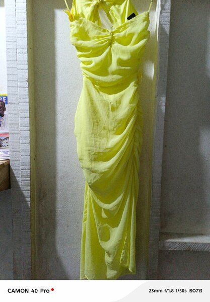 Robe longue élégante jaune