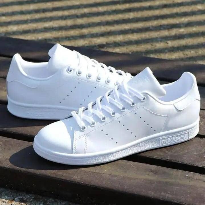 Chaussures Adidas blanches