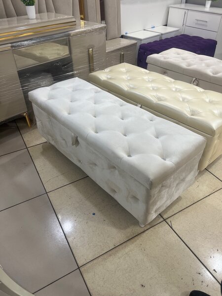 Белый пуфик