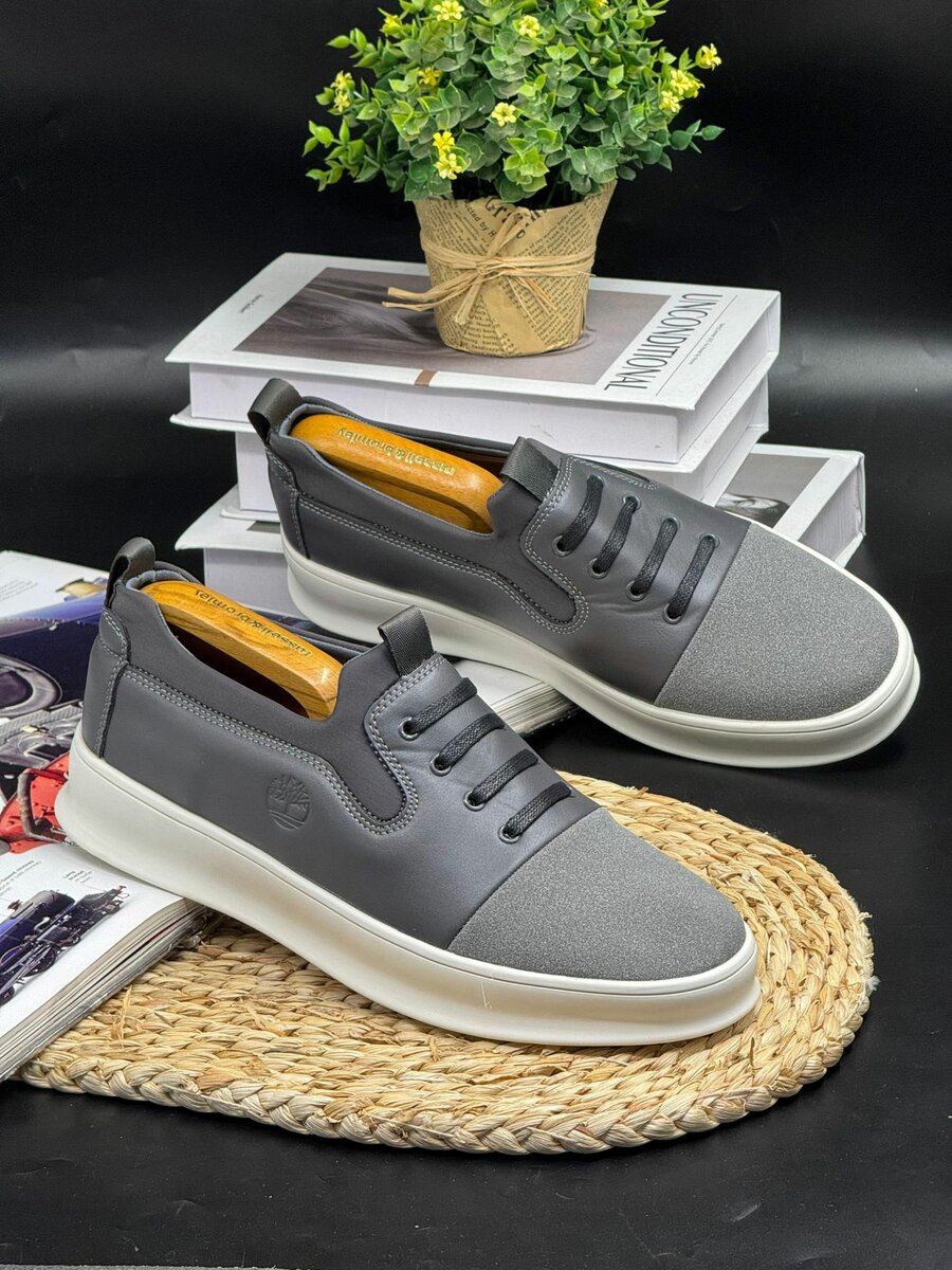 Timberland ... Grey and White In box....