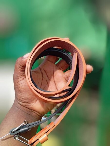 Ceinture Cuir synthétique.