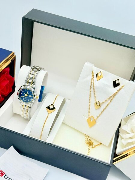 Ensemble Montre et Bijoux en Or