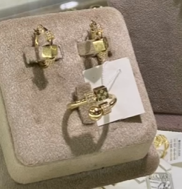 Комплект из золота