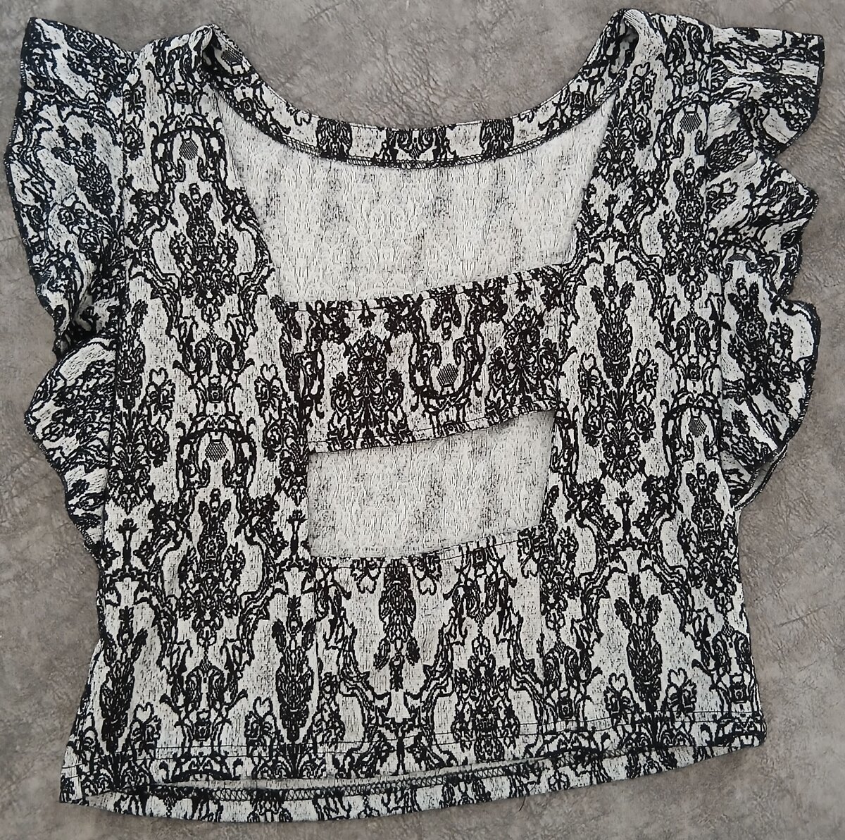 Haut en dentelle fleurie noir